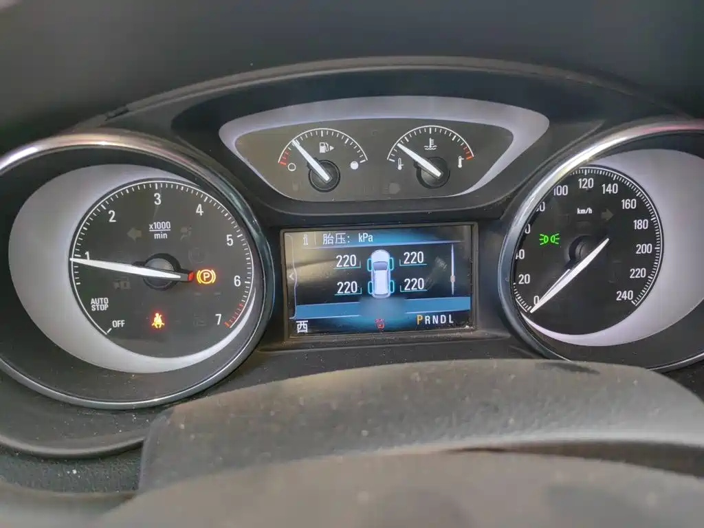 Buick Envision Plus — фото 4