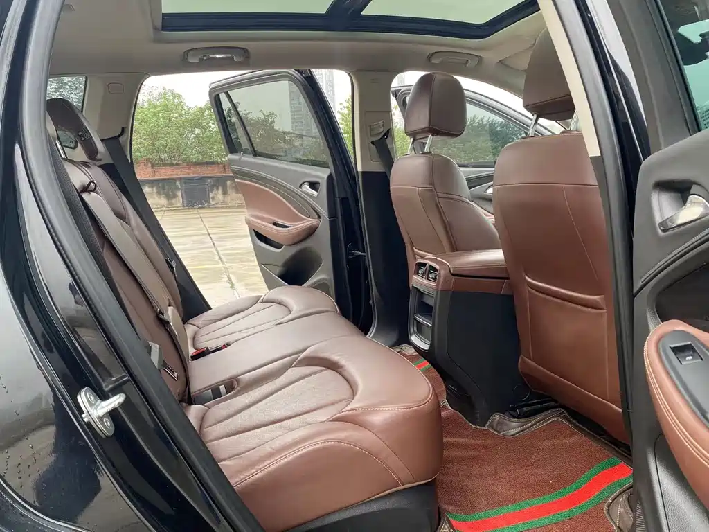 Buick Envision Plus — фото 8