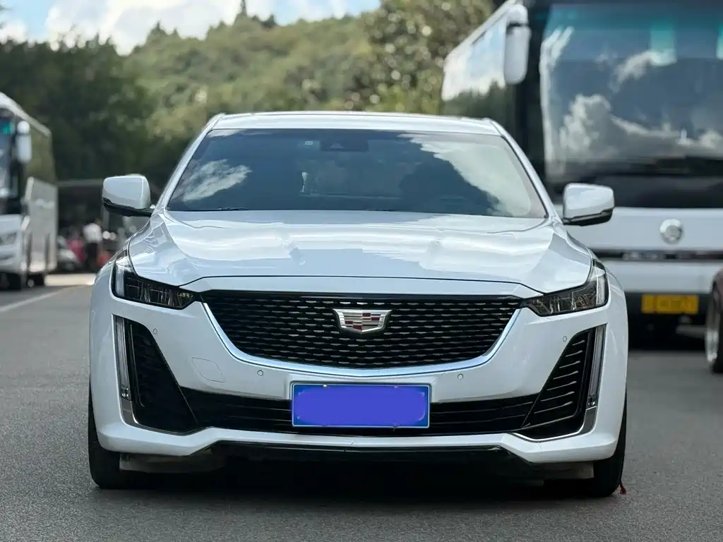 Cadillac CT5 — фото 2