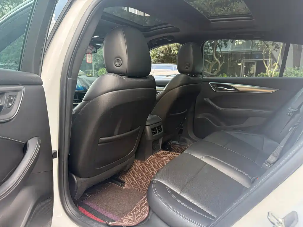 Cadillac CT5 — фото 5