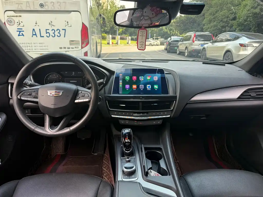 Cadillac CT5 — фото 6