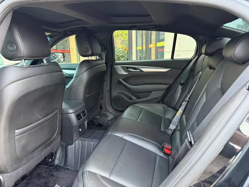 Cadillac CT5 — фото 5