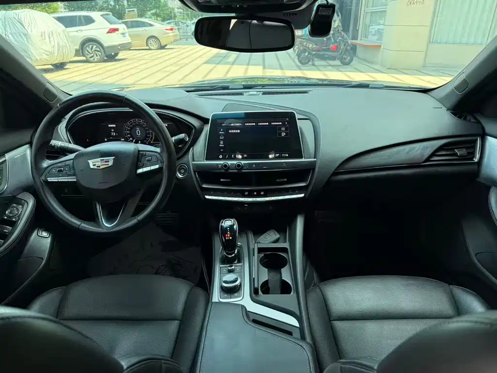 Cadillac CT5 — фото 6