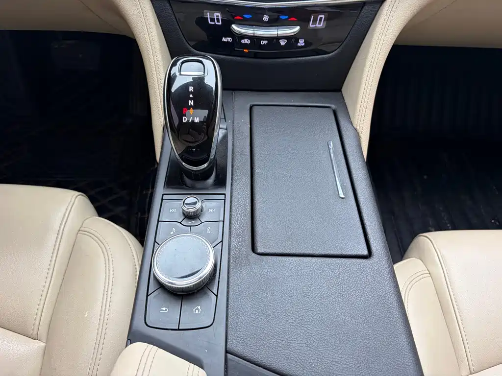 Cadillac CT6 — фото 13