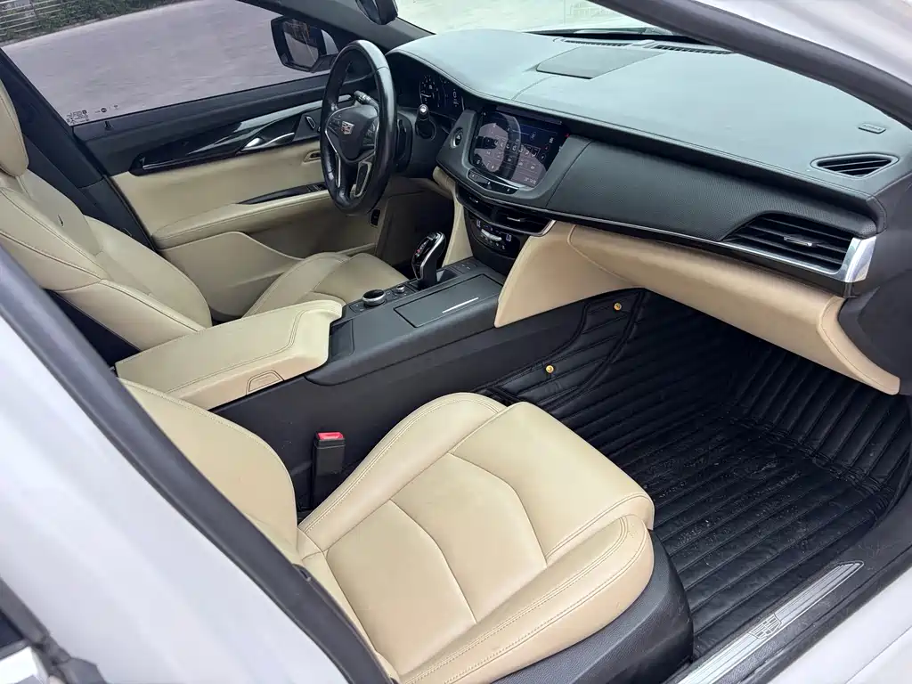 Cadillac CT6 — фото 15