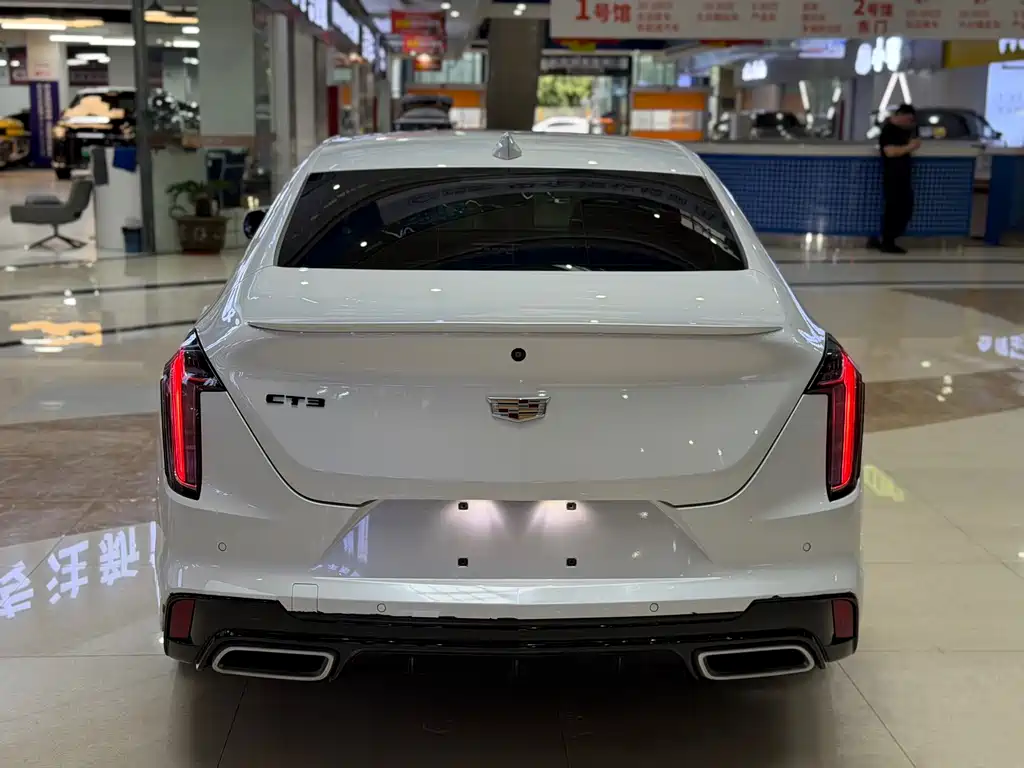 Cadillac CT4 — фото 4