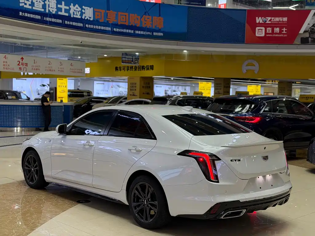 Cadillac CT4 — фото 5