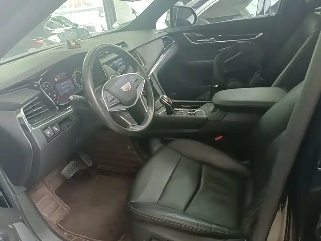 Cadillac XT5 — фото 15
