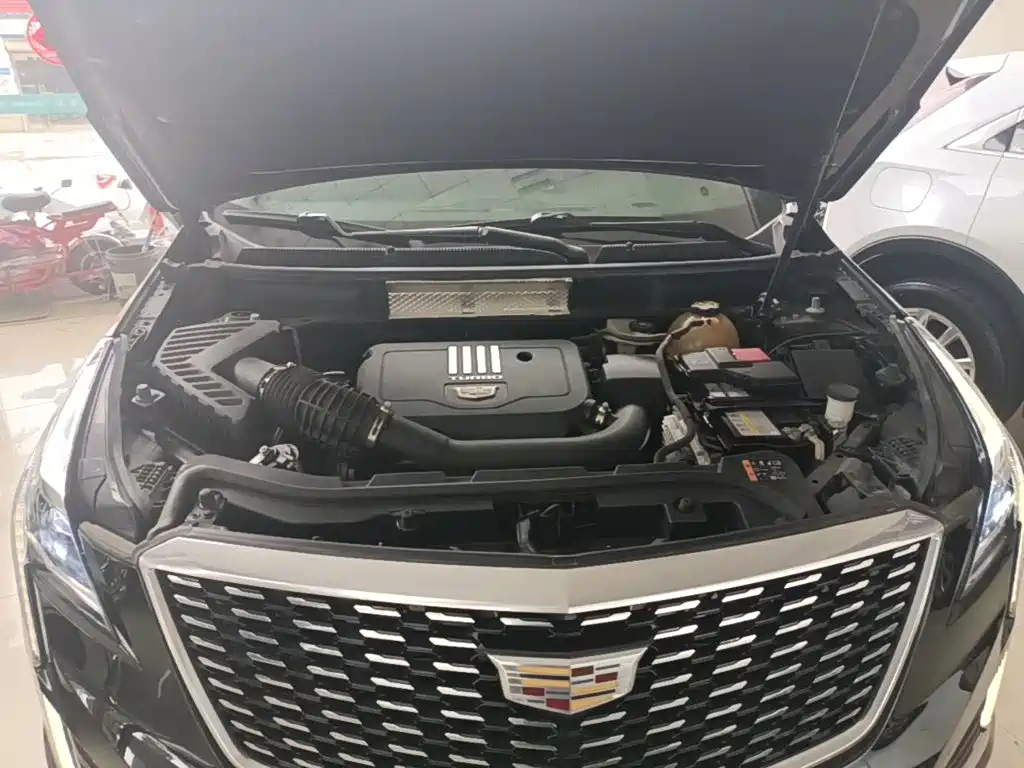 Cadillac XT5 — фото 20