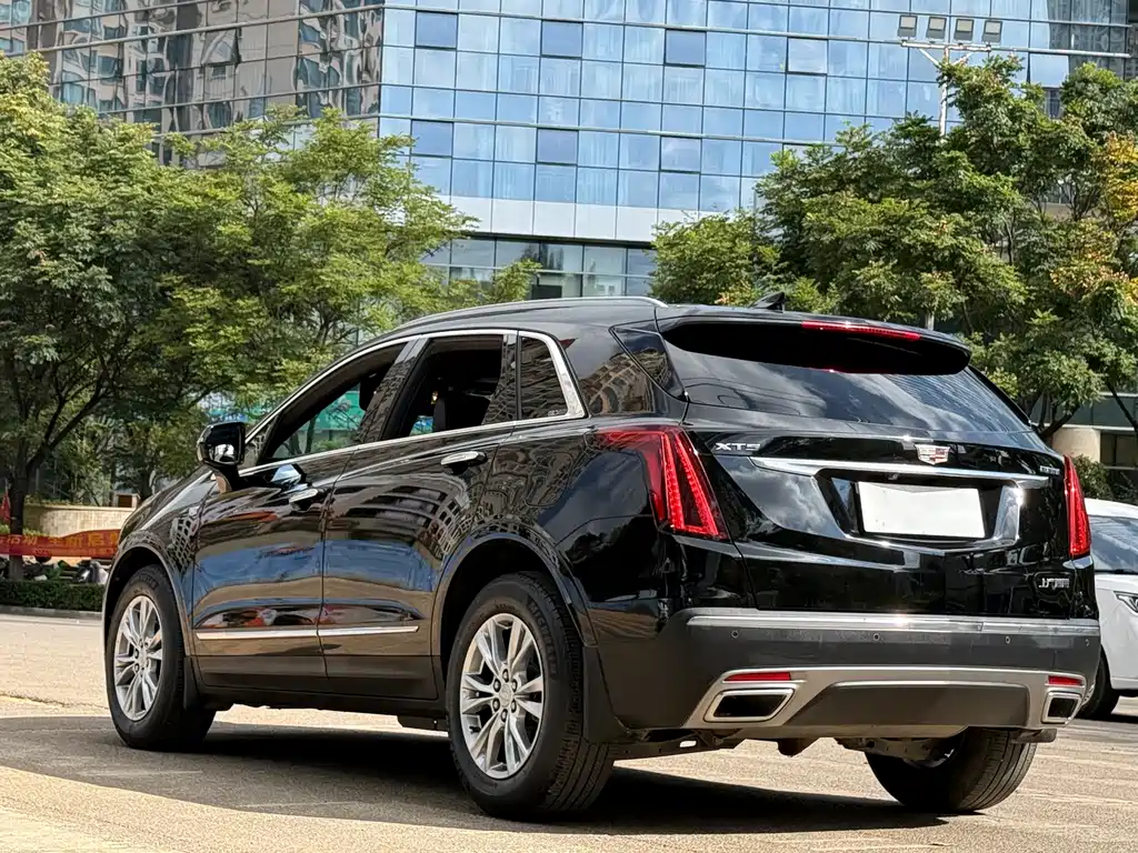 Cadillac XT5 — фото 6