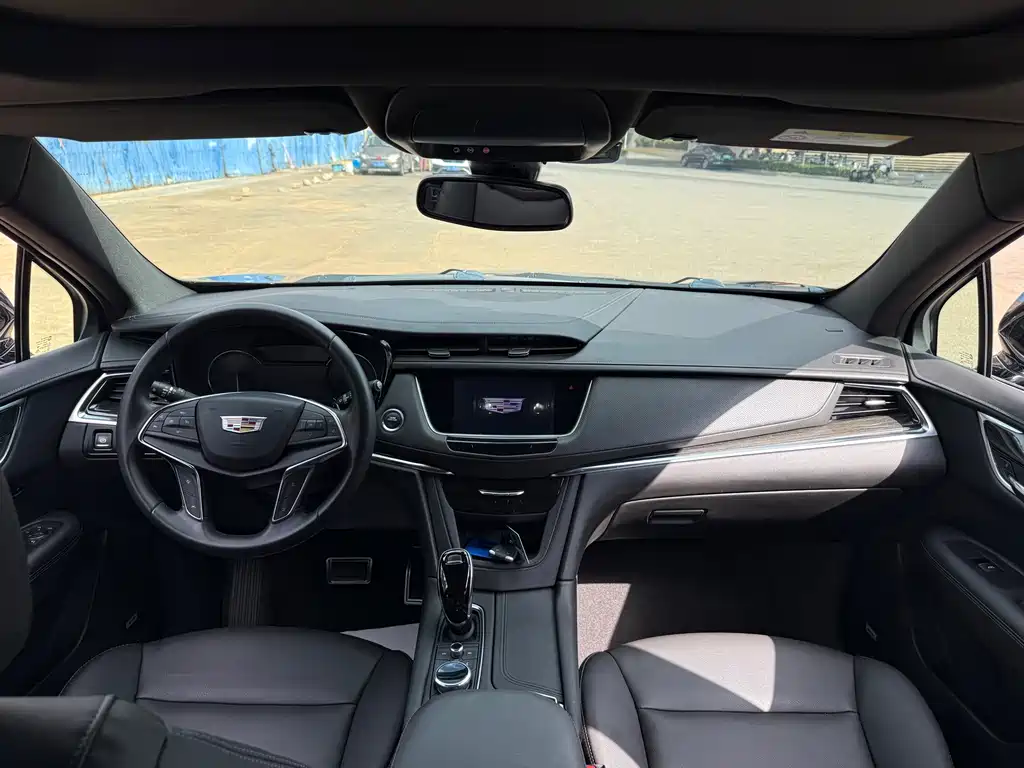 Cadillac XT5 — фото 9