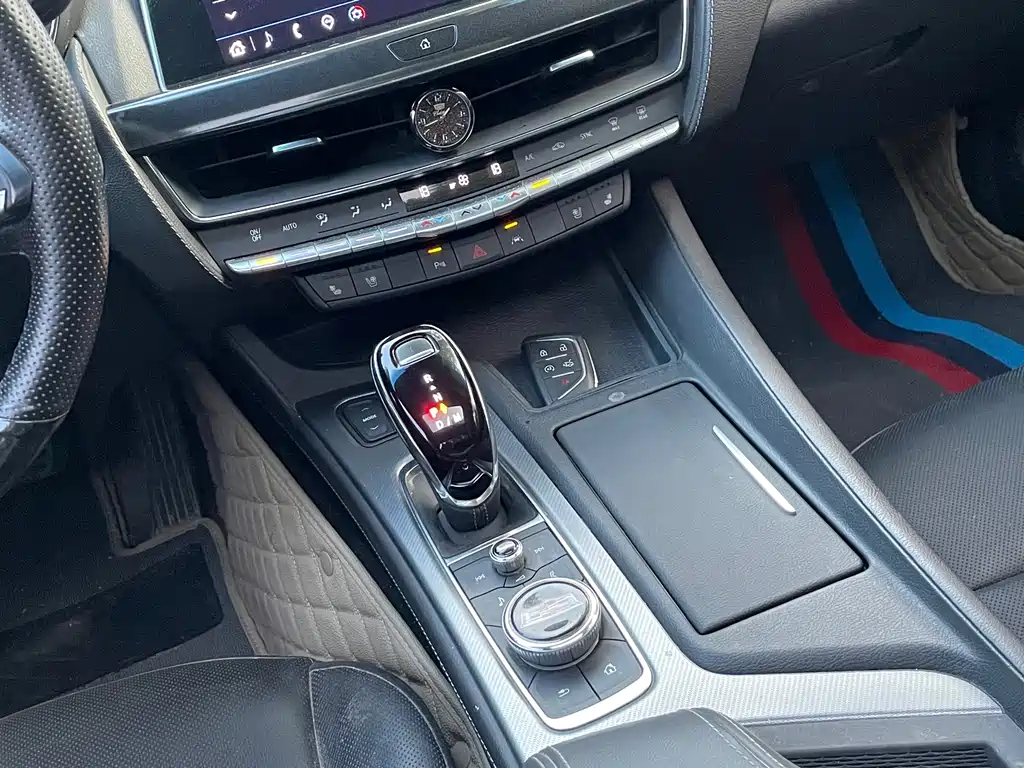Cadillac CT5 — фото 6