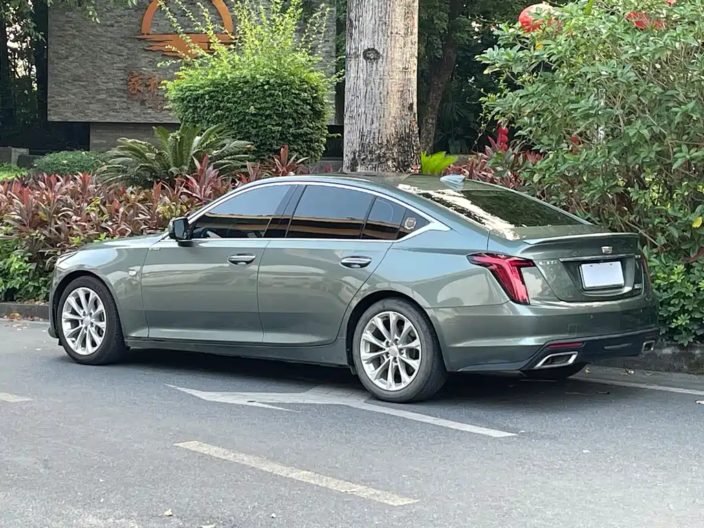 Cadillac CT5 — фото 9