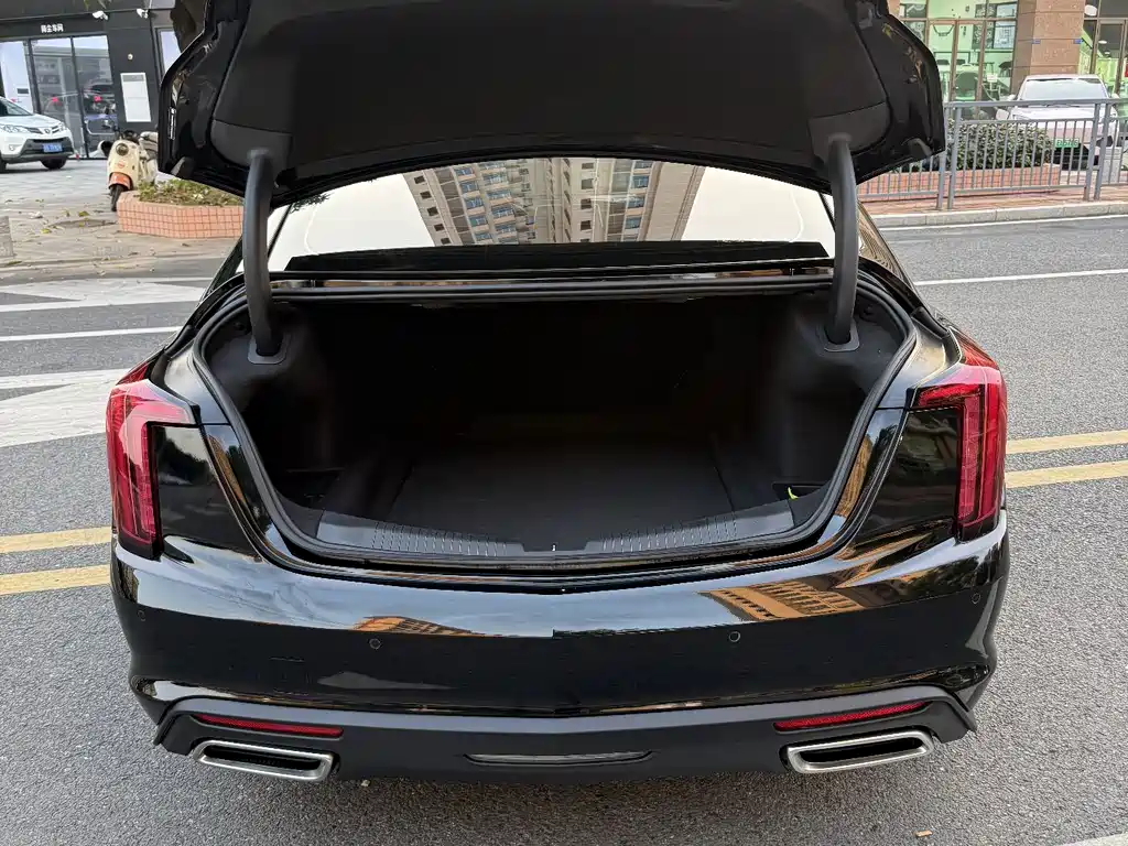 Cadillac CT5 — фото 10