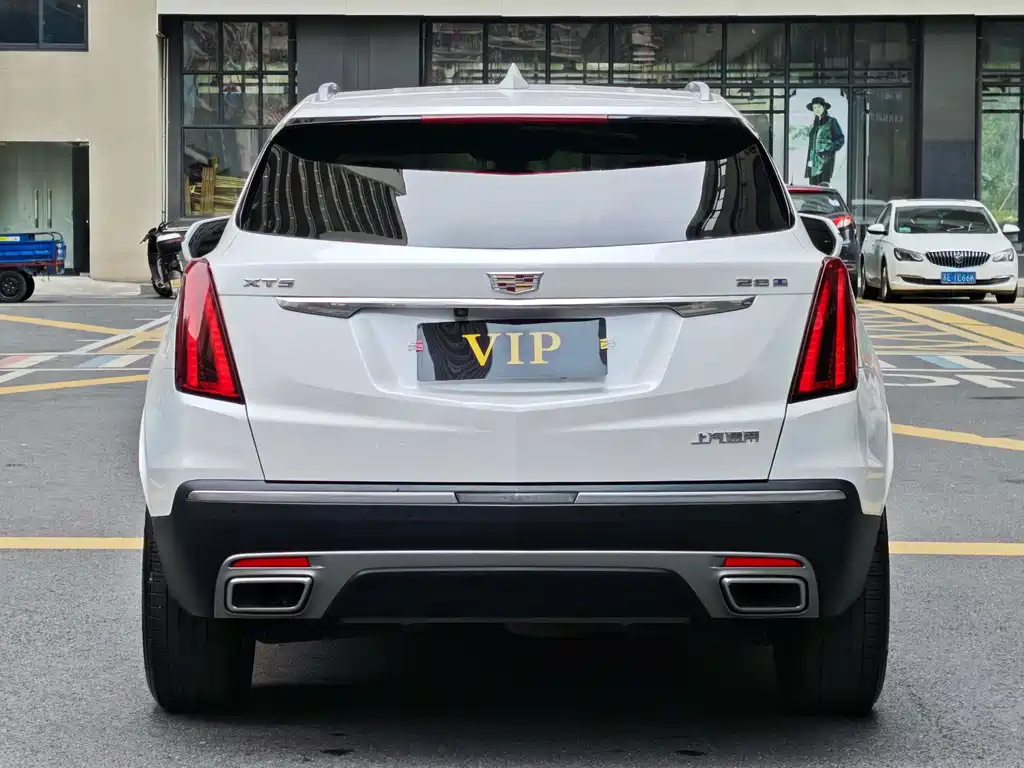 Cadillac XT5 — фото 8