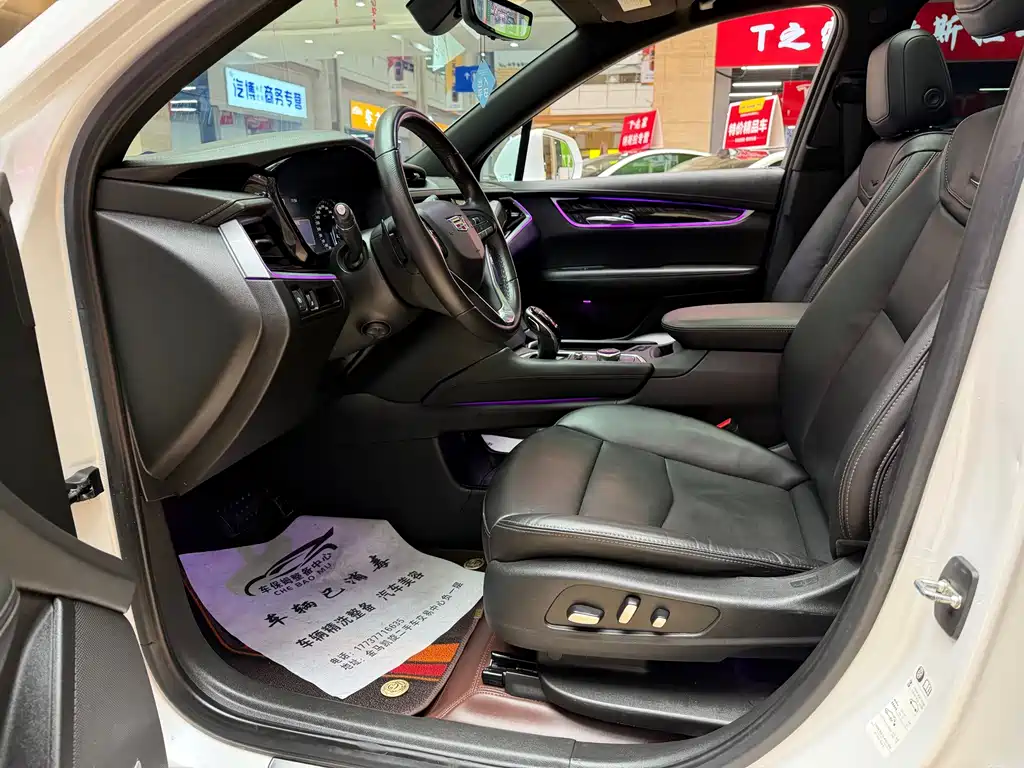 Cadillac XT6 — фото 9