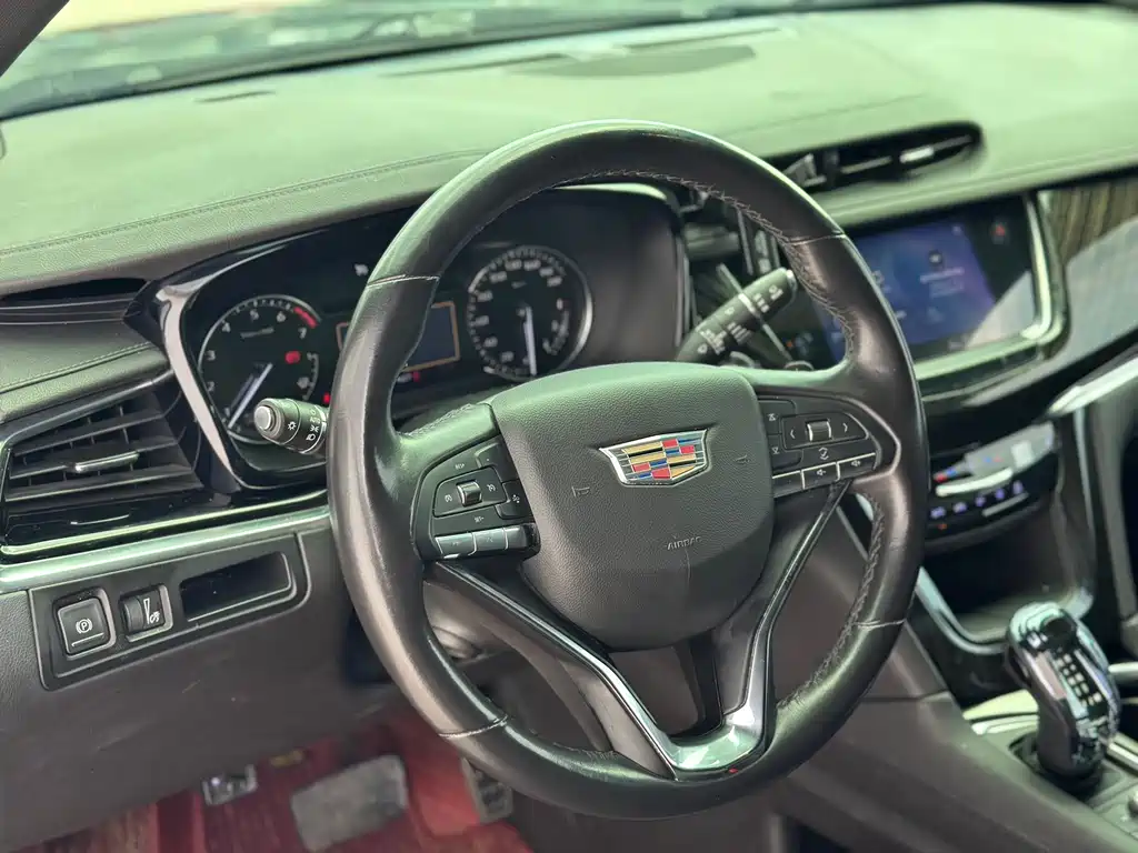 Cadillac XT6 — фото 6