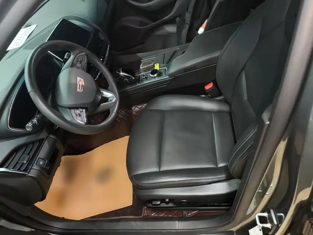 Cadillac CT5 — фото 15