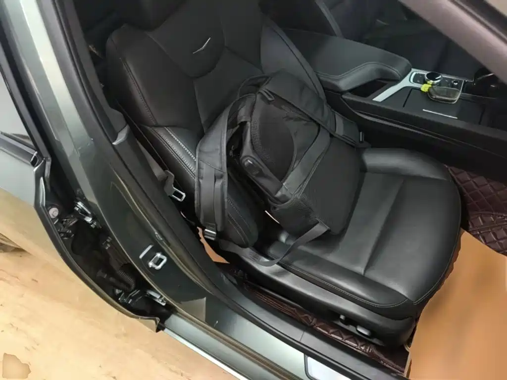 Cadillac CT5 — фото 25