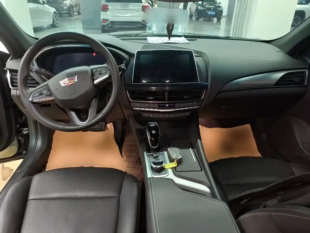 Cadillac CT5 — фото 10