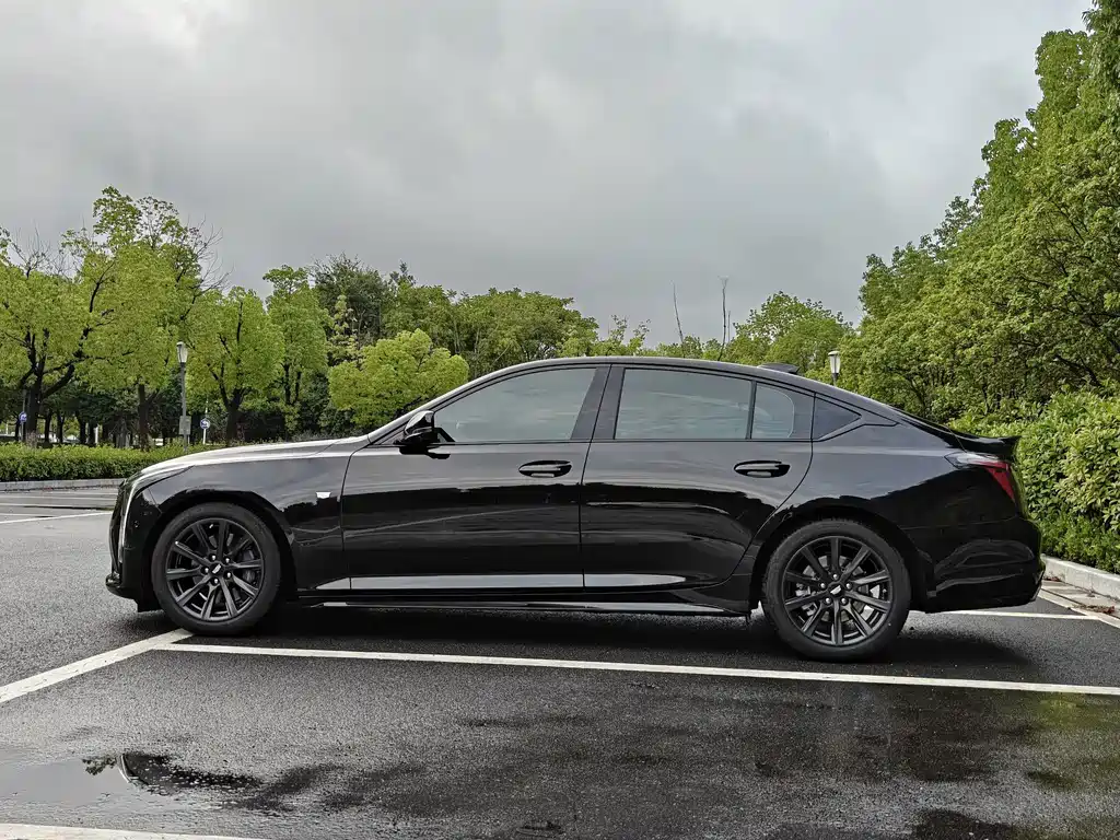 Cadillac CT5 — фото 6