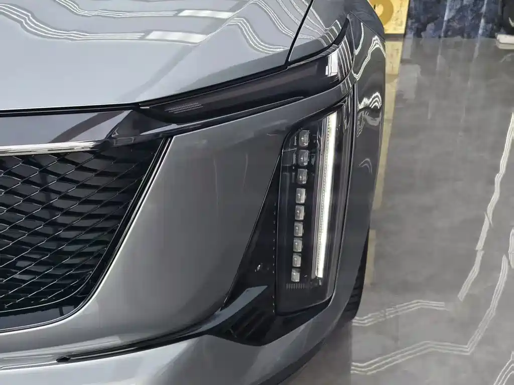 Cadillac XT5 — фото 4
