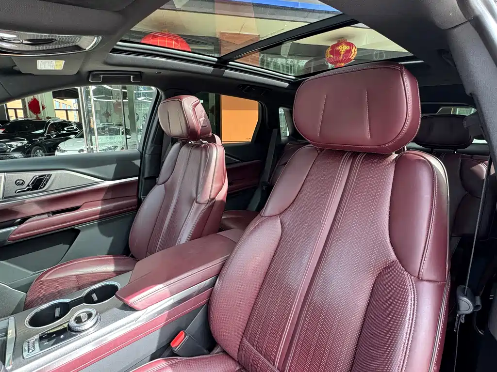Cadillac XT5 — фото 9