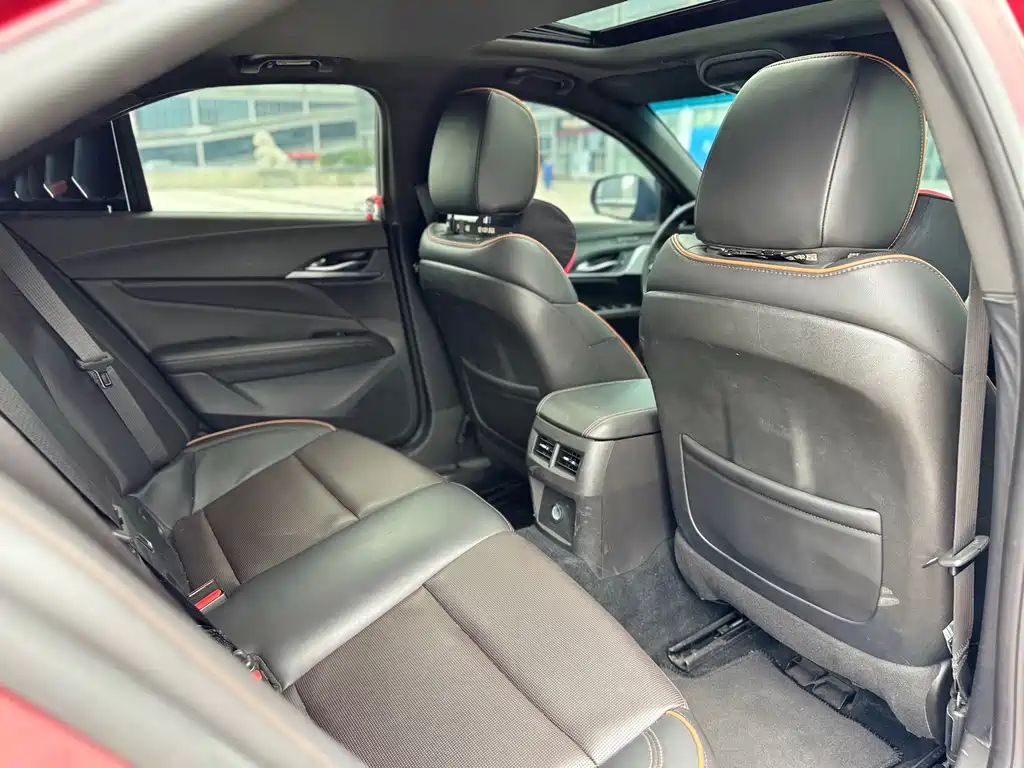 Cadillac CT4 — фото 23