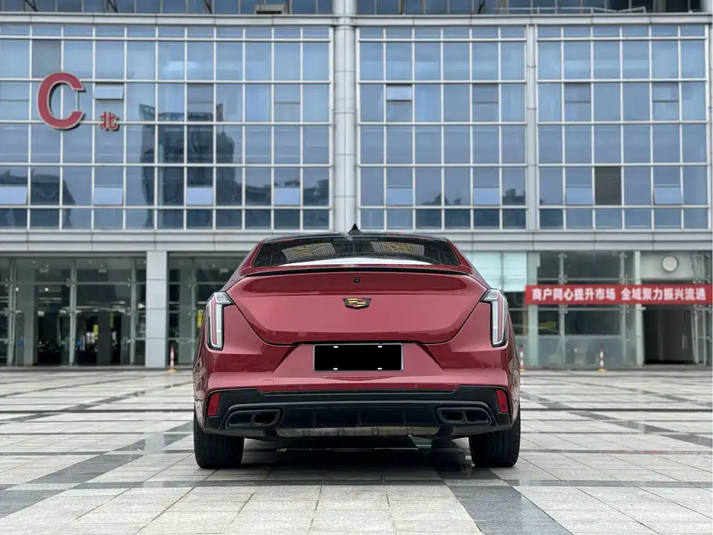 Cadillac CT4 — фото 6