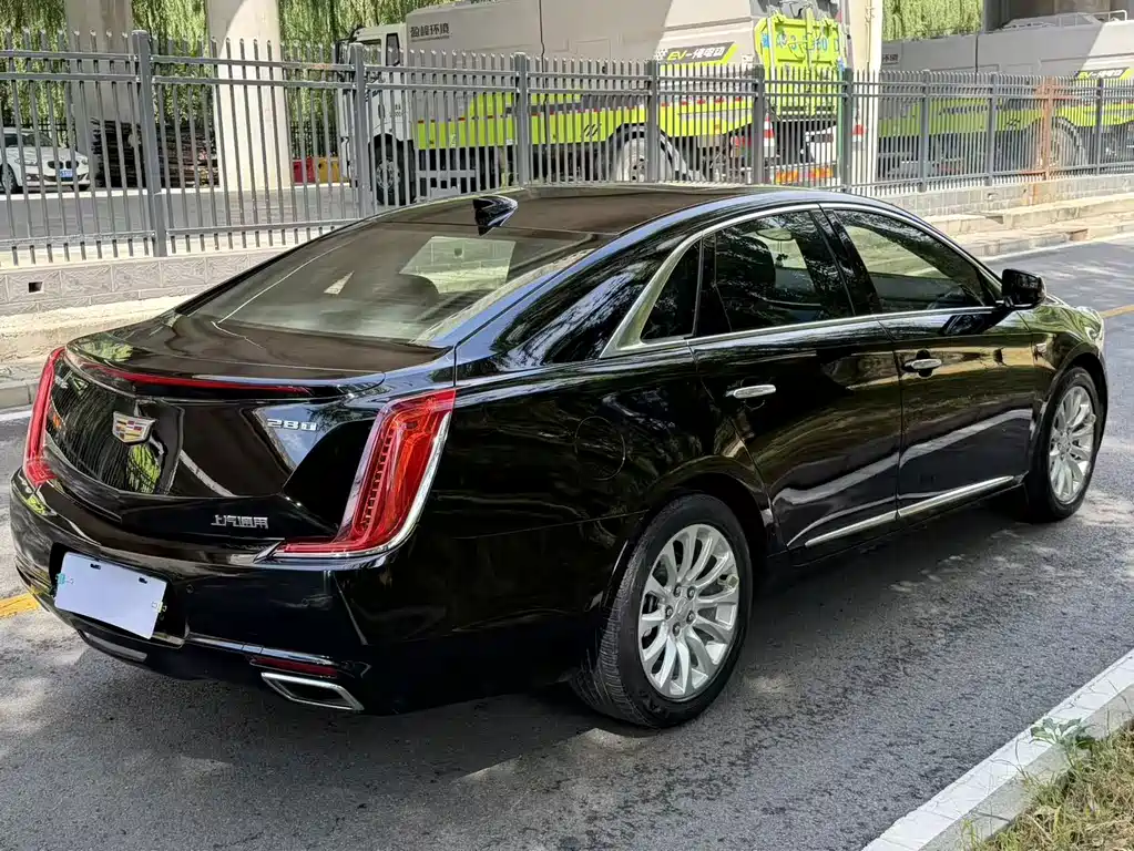 Cadillac XTS — фото 4
