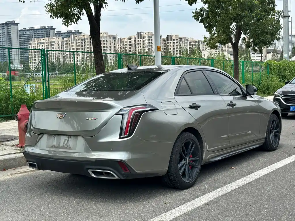 Cadillac CT4 — фото 6