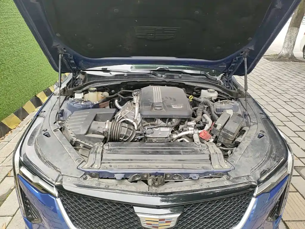 Cadillac CT4 — фото 20