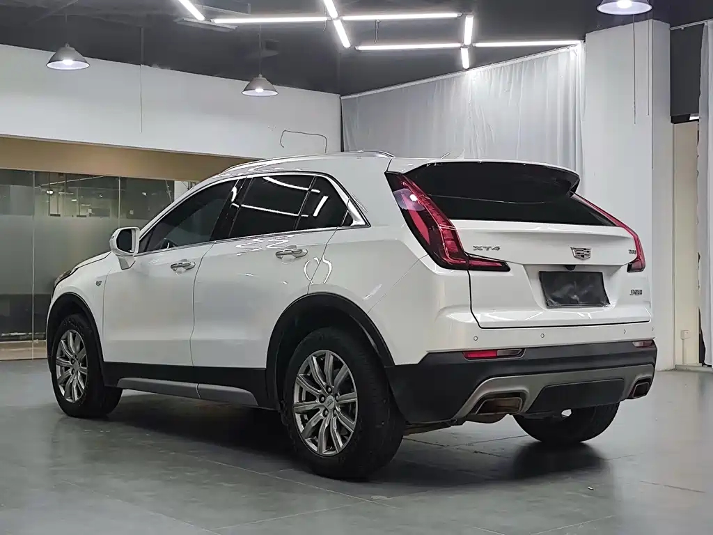 Cadillac XT4 — фото 3