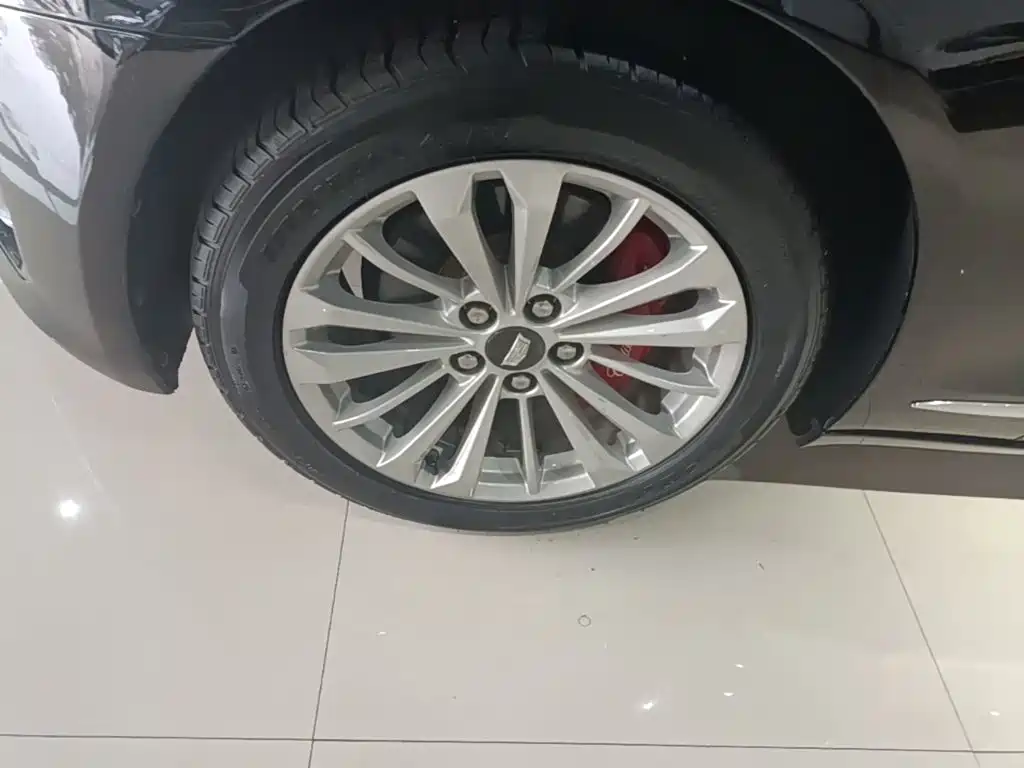 Cadillac CT6 — фото 23