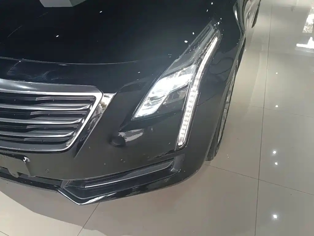 Cadillac CT6 — фото 24
