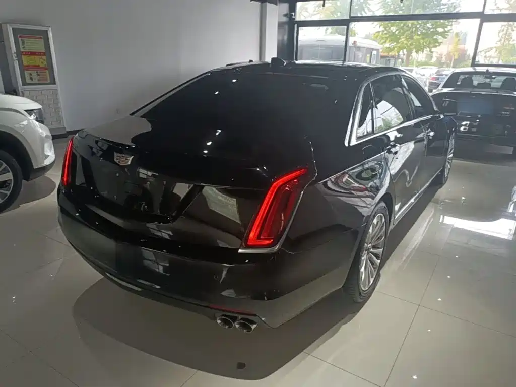 Cadillac CT6 — фото 7