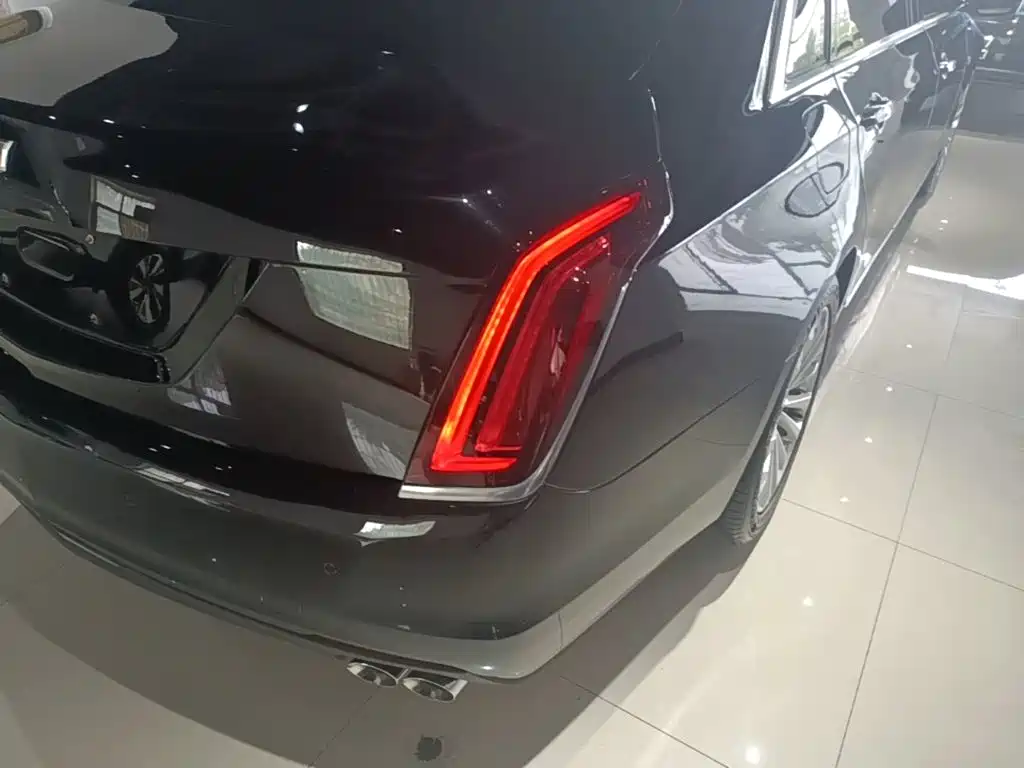 Cadillac CT6 — фото 8