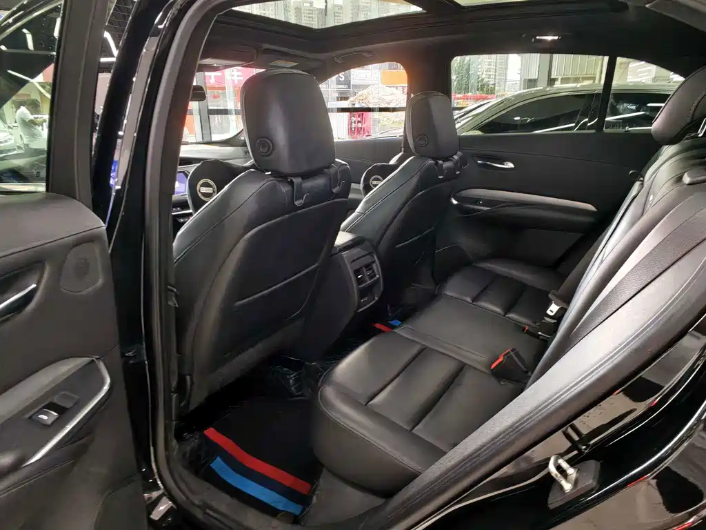 Cadillac XT4 — фото 6