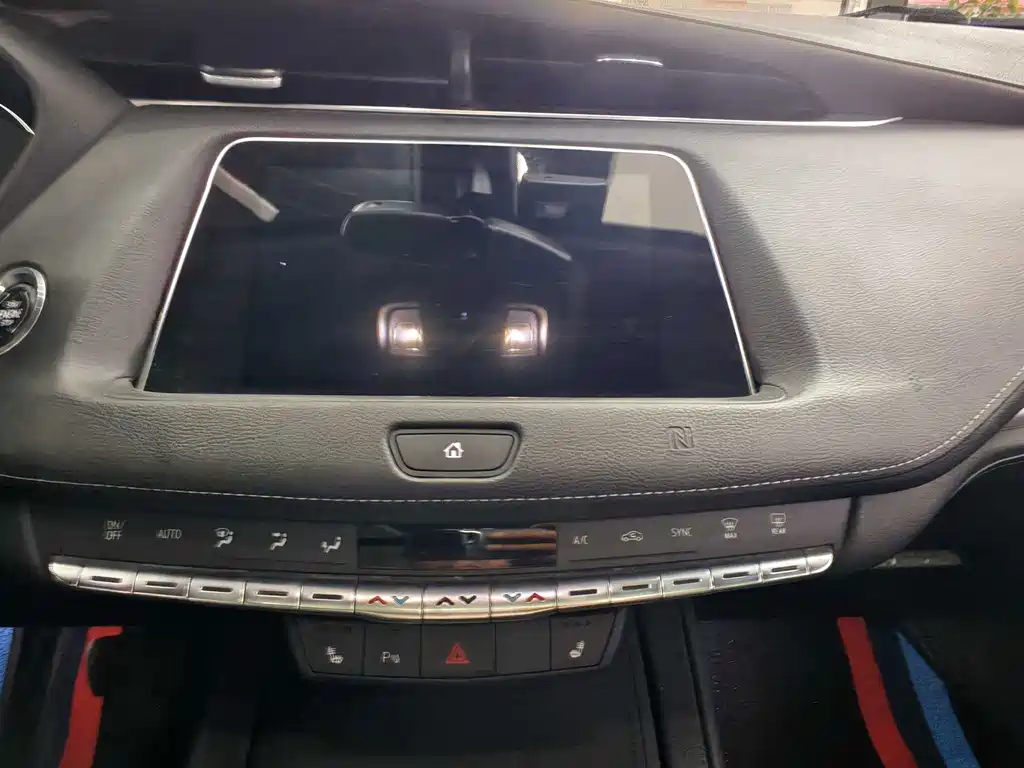 Cadillac XT4 — фото 10