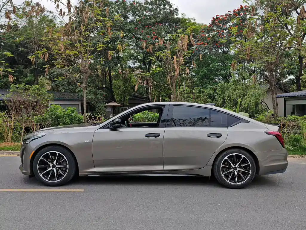 Cadillac CT5 — фото 4