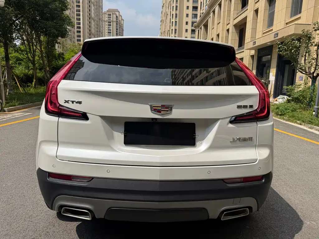 Cadillac XT4 — фото 18