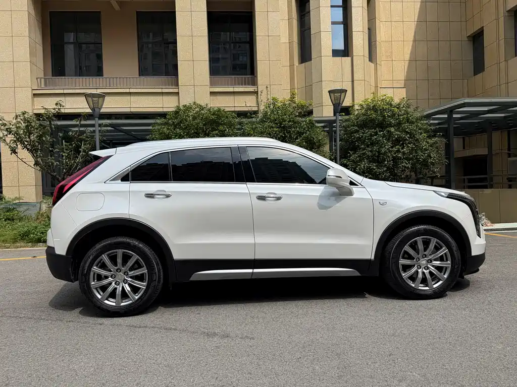 Cadillac XT4 — фото 5