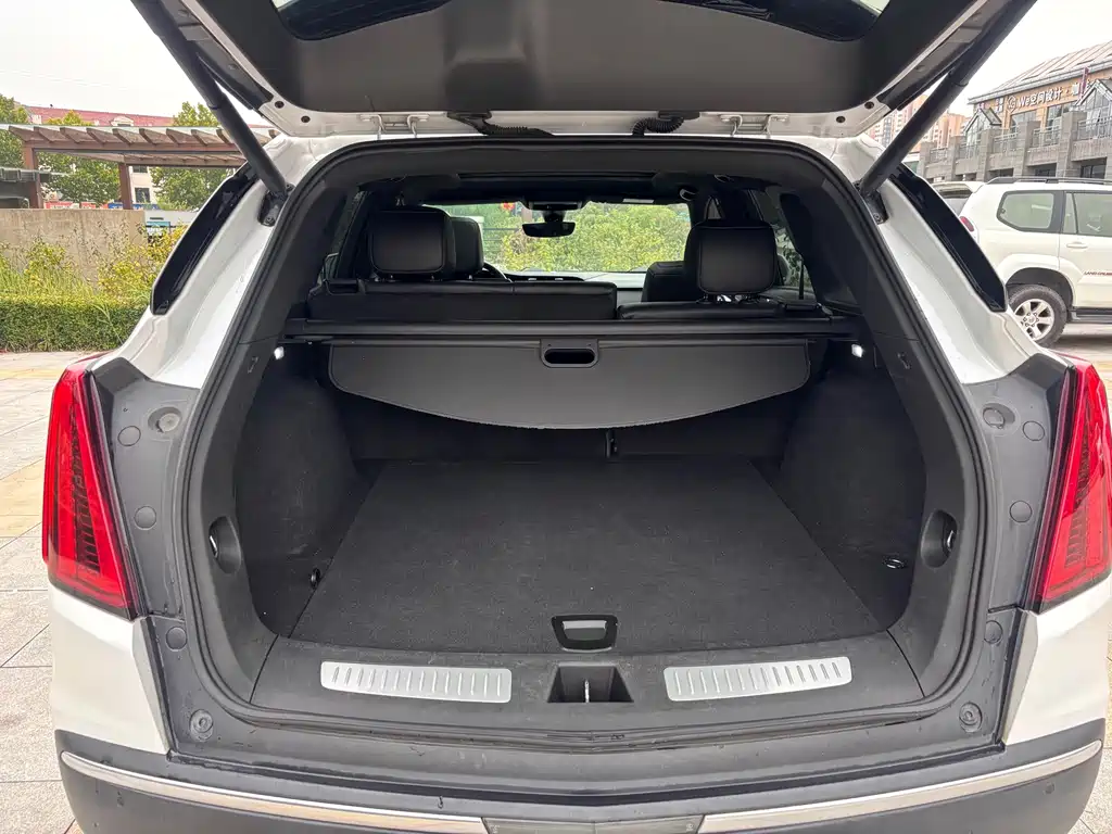 Cadillac XT5 — фото 18