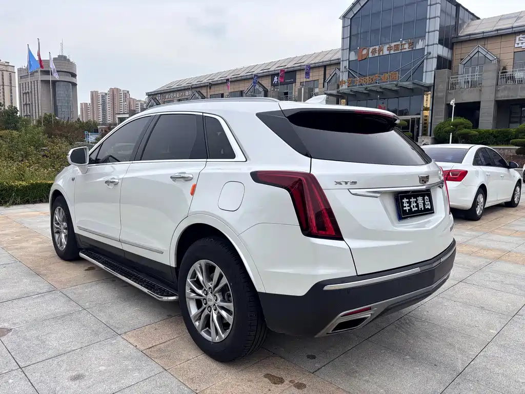 Cadillac XT5 — фото 8