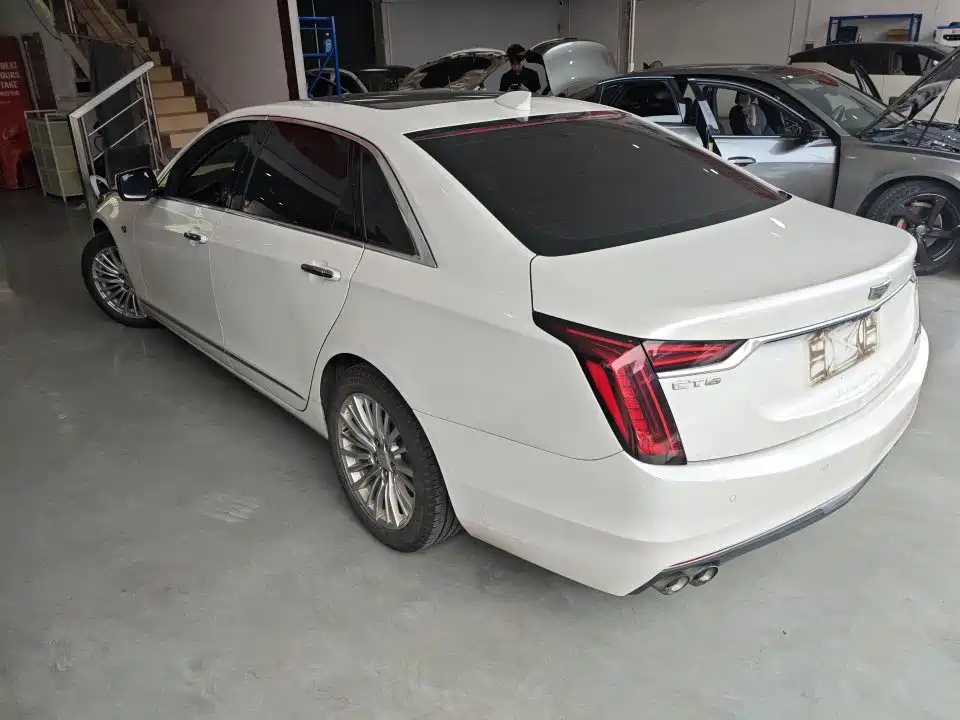 Cadillac CT6 — фото 4