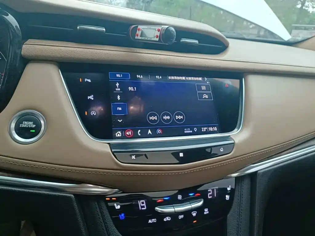 Cadillac XT5 — фото 13
