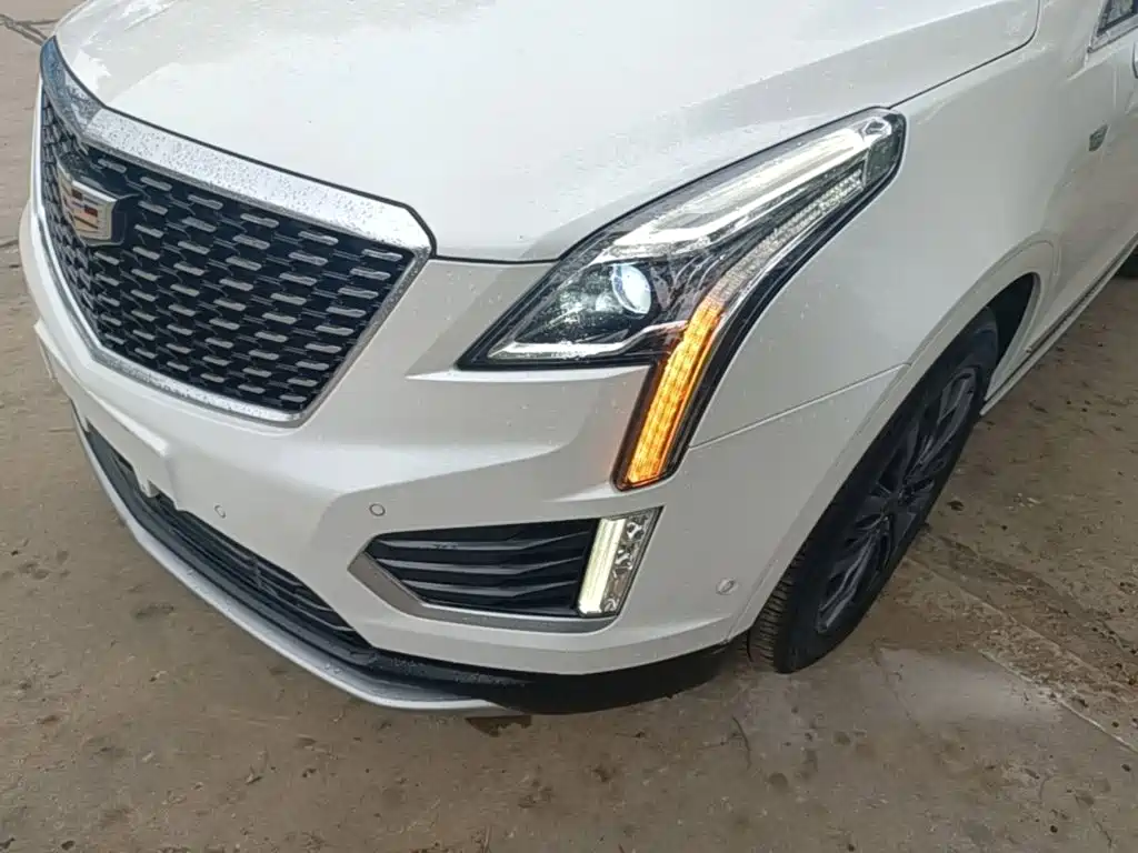 Cadillac XT5 — фото 24