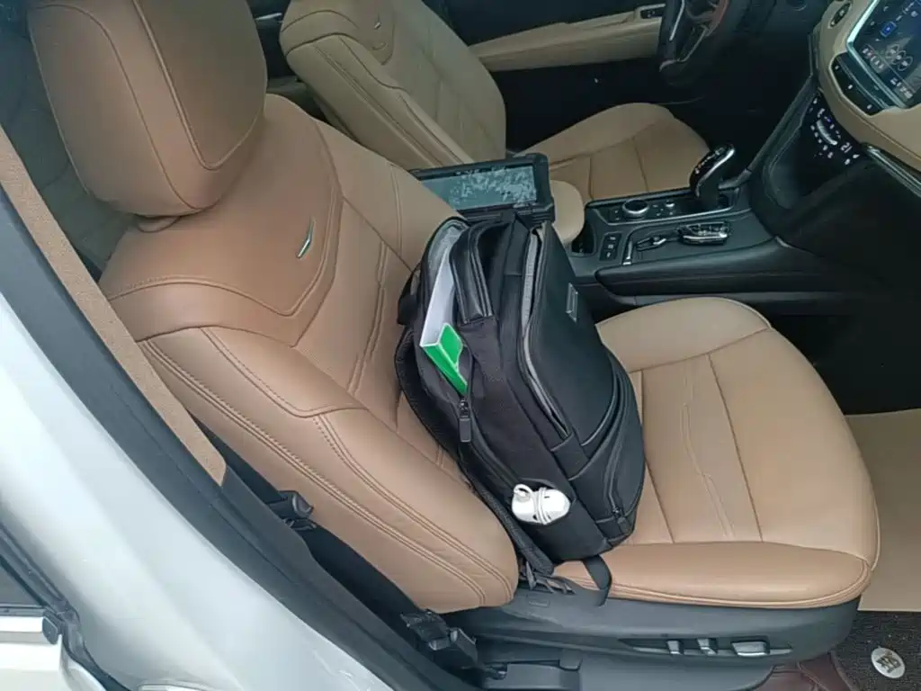 Cadillac XT5 — фото 25