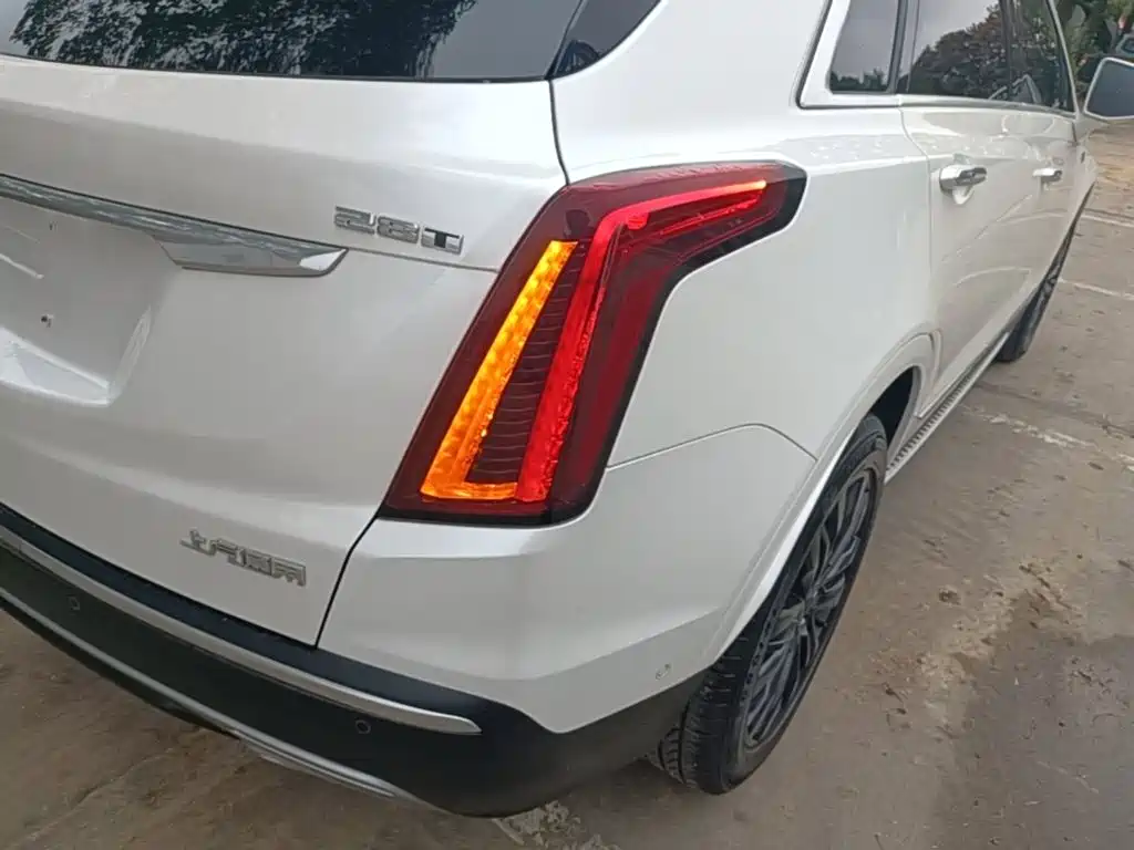 Cadillac XT5 — фото 8