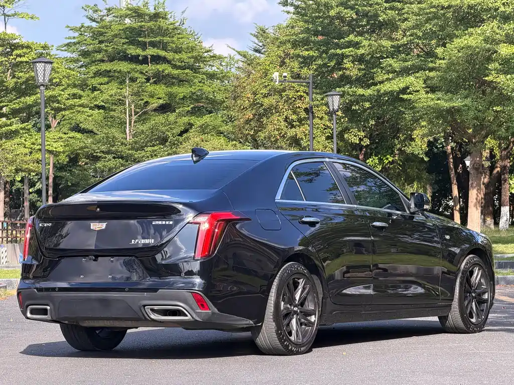 Cadillac CT4 — фото 4